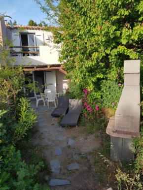 Mini villa à Santa Giulia, à 5 minutes à pied des plages